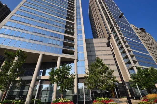 3BR Condo for Sale in Chicago, IL