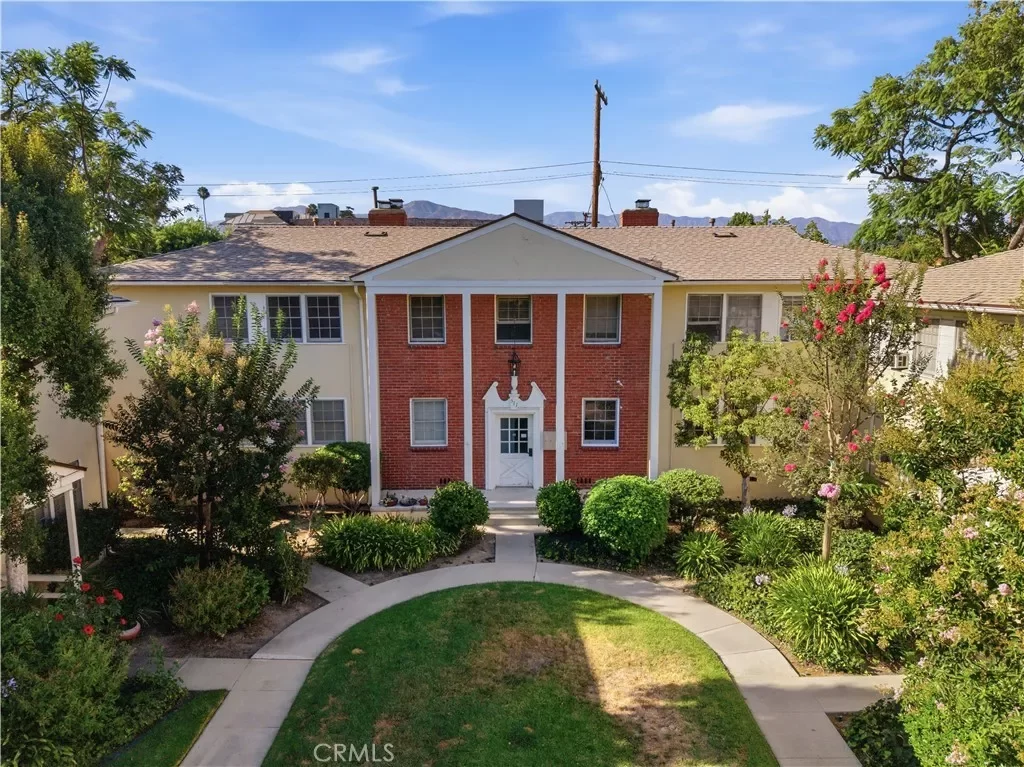 2BR Condo for Sale in Glendale, CA