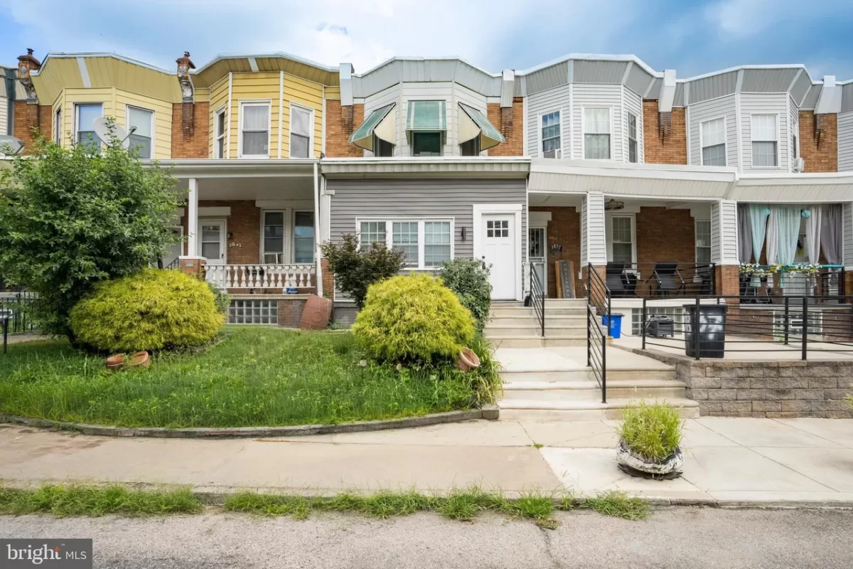 3BR Townhouse for Sale in Philadelphia, PA