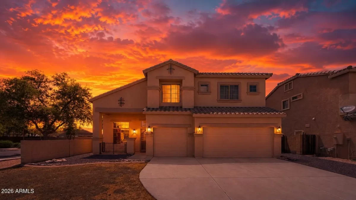 4BR House for Sale in Phoenix, AZ