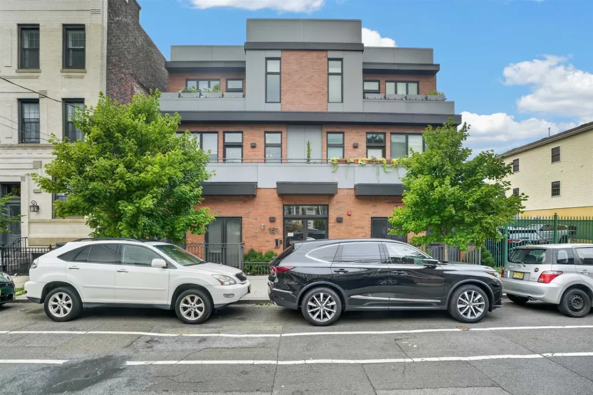 3BR Condo for Sale in Jersey City, NJ
