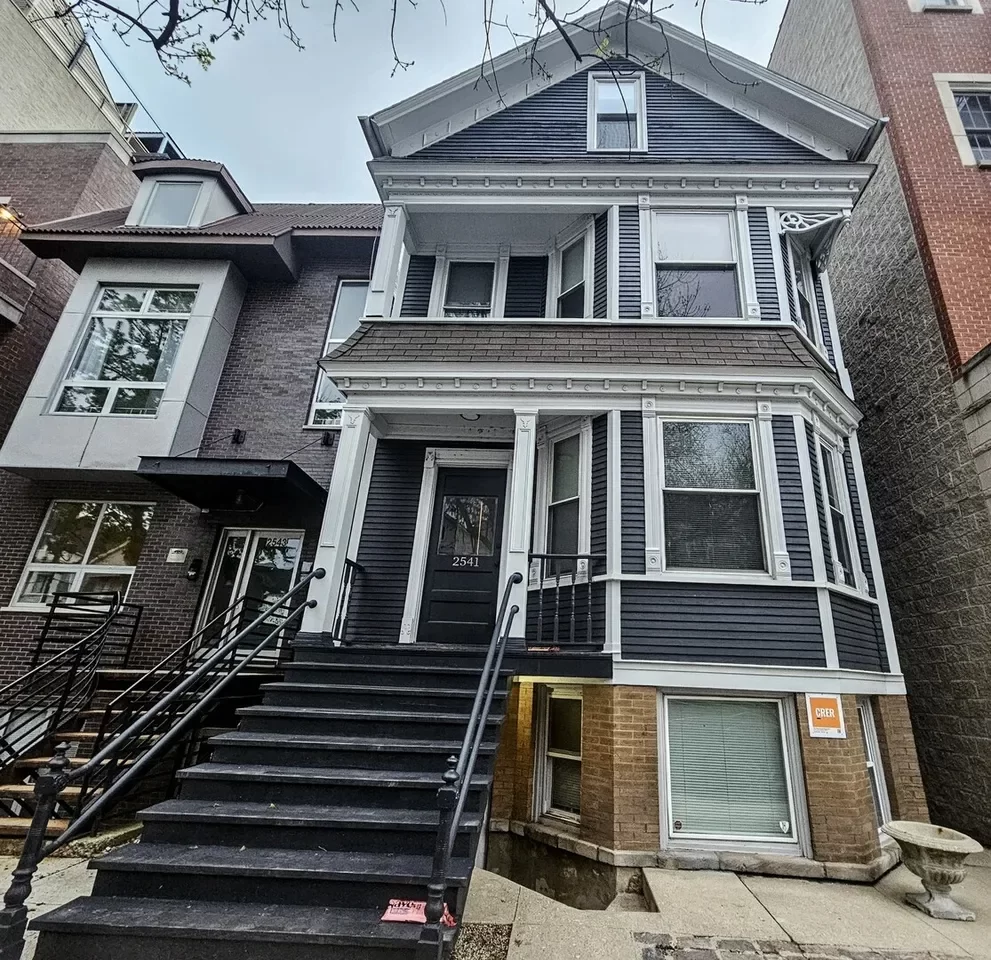 2BR Apartment for Rent in Chicago, IL