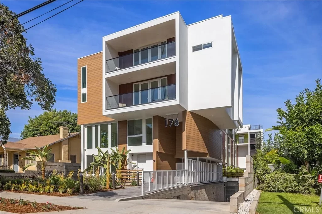 3BR Condo for Sale in Pasadena, CA