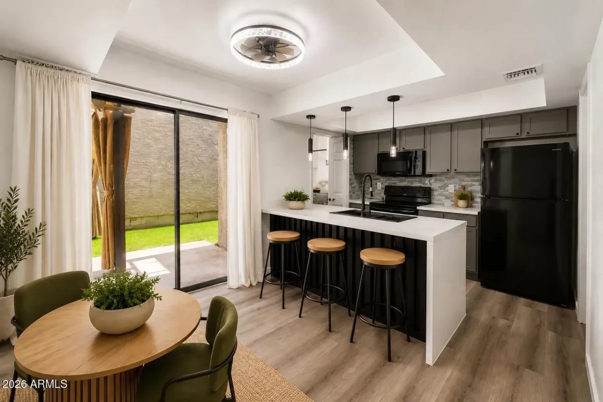2BR Townhouse for Sale in Phoenix, AZ