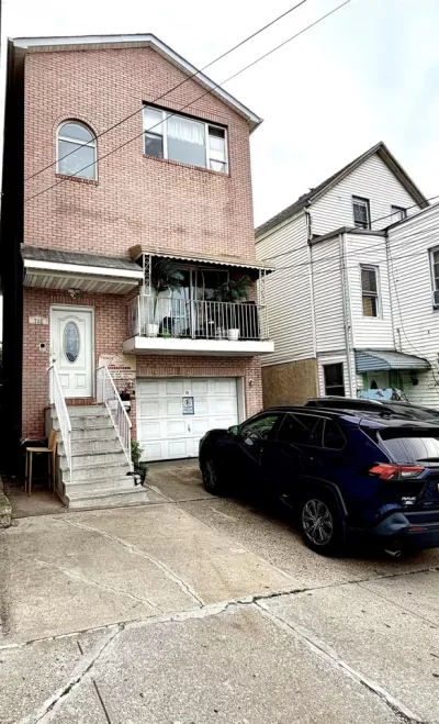 8BR Multi-Family for Sale in Jersey City, NJ