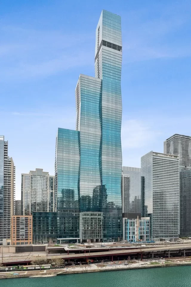 3BR Condo for Sale in Chicago, IL