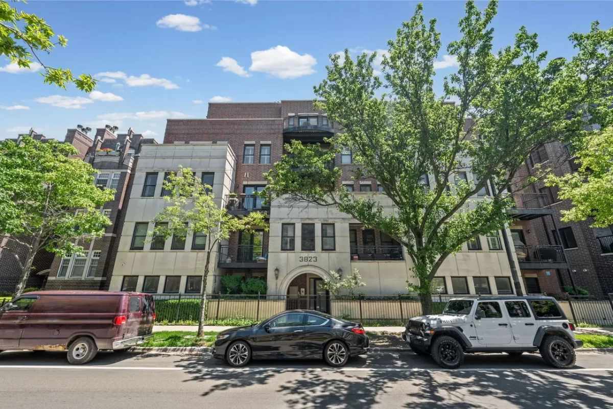 3BR Condo for Sale in Chicago, IL