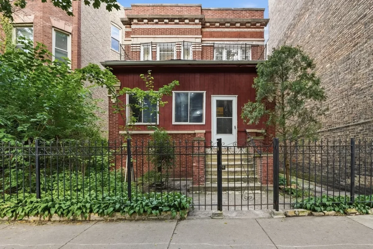 6BR Multi-Family for Sale in Chicago, IL