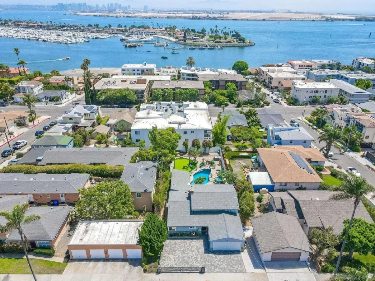 5BR House for Sale in San Diego, CA