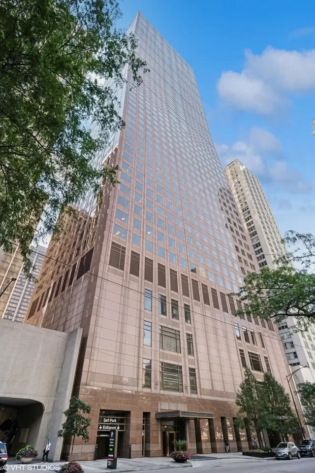 3BR Condo for Sale in Chicago, IL