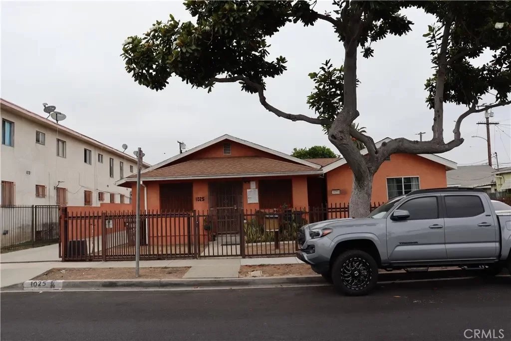 7BR Multi-Family for Sale in Los Angeles, CA