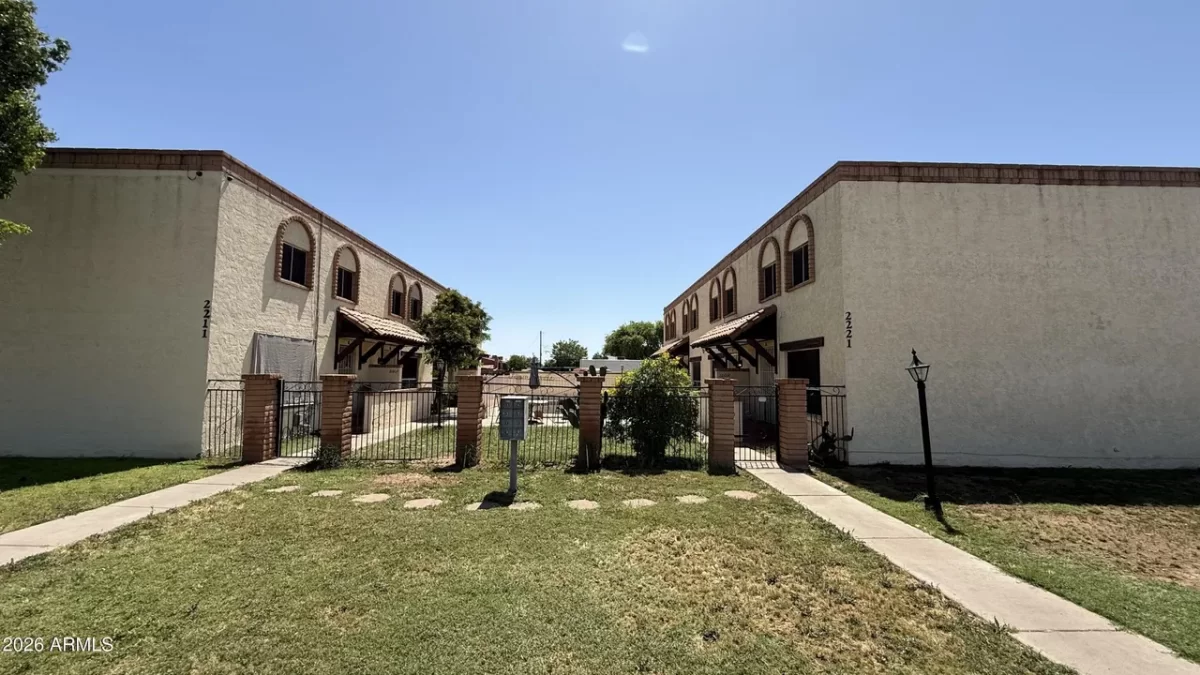 2BR Townhouse for Sale in Phoenix, AZ