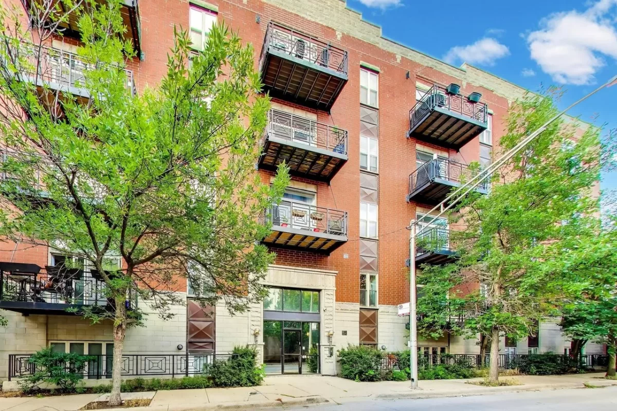 2BR Condo for Sale in Chicago, IL