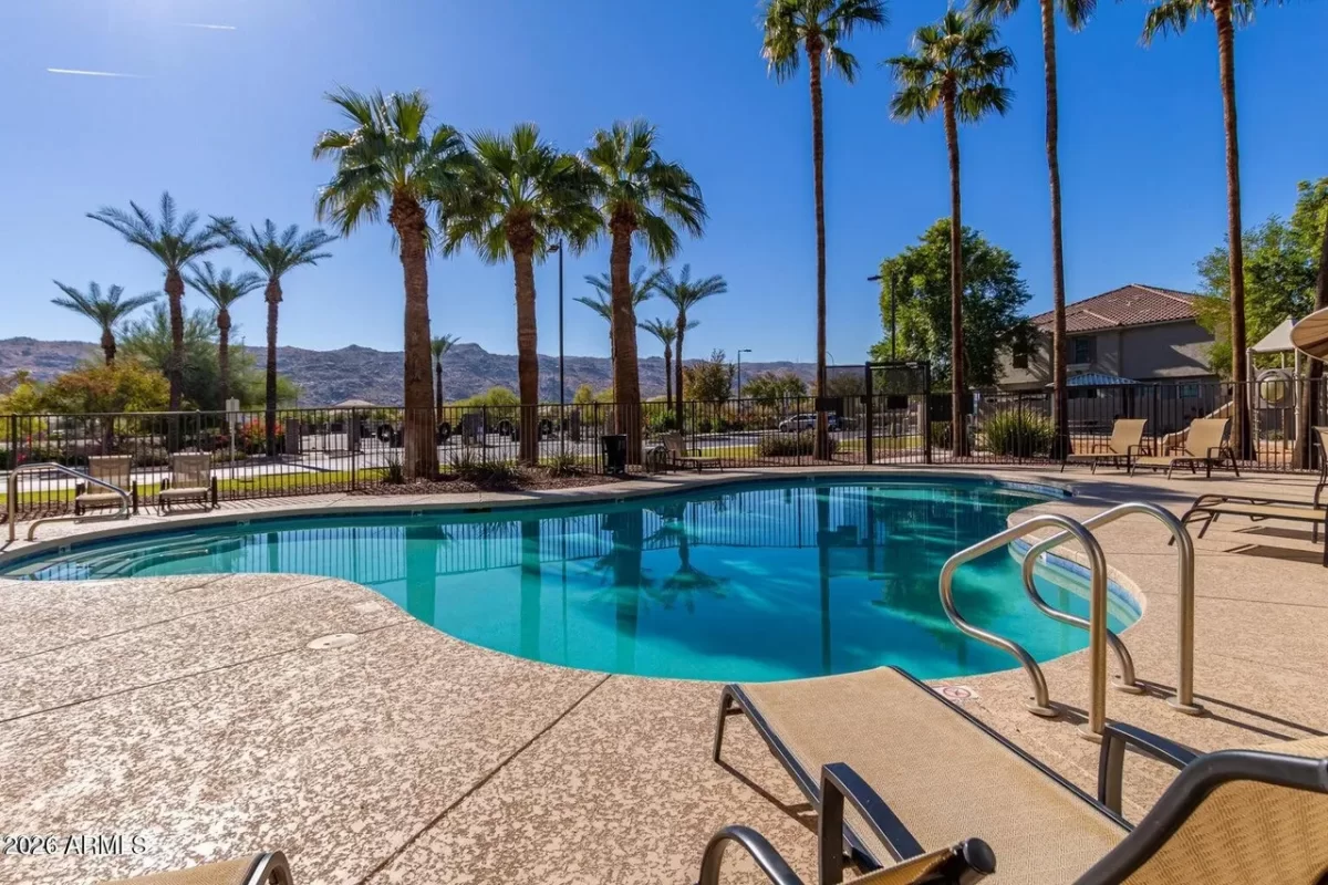 3BR Townhouse for Sale in Phoenix, AZ