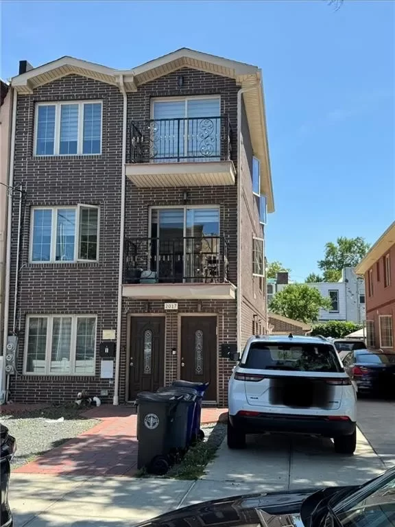 7BR Multi-Family for Sale in Brooklyn, NY
