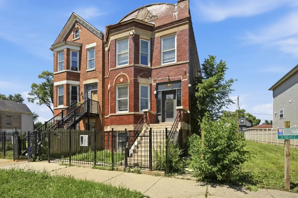 8BR Multi-Family for Sale in Chicago, IL
