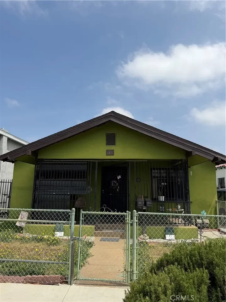 3BR Multi-Family for Sale in Los Angeles, CA