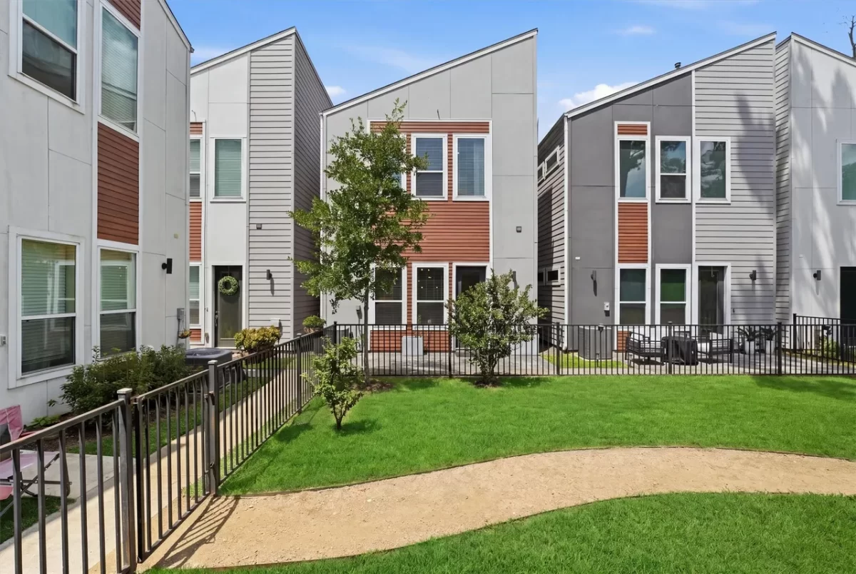 3BR Townhouse for Sale in Houston, TX