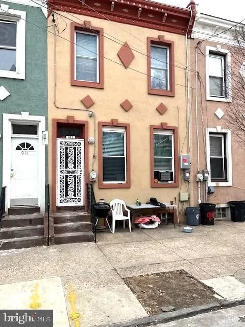 4BR Townhouse for Sale in Camden, NJ