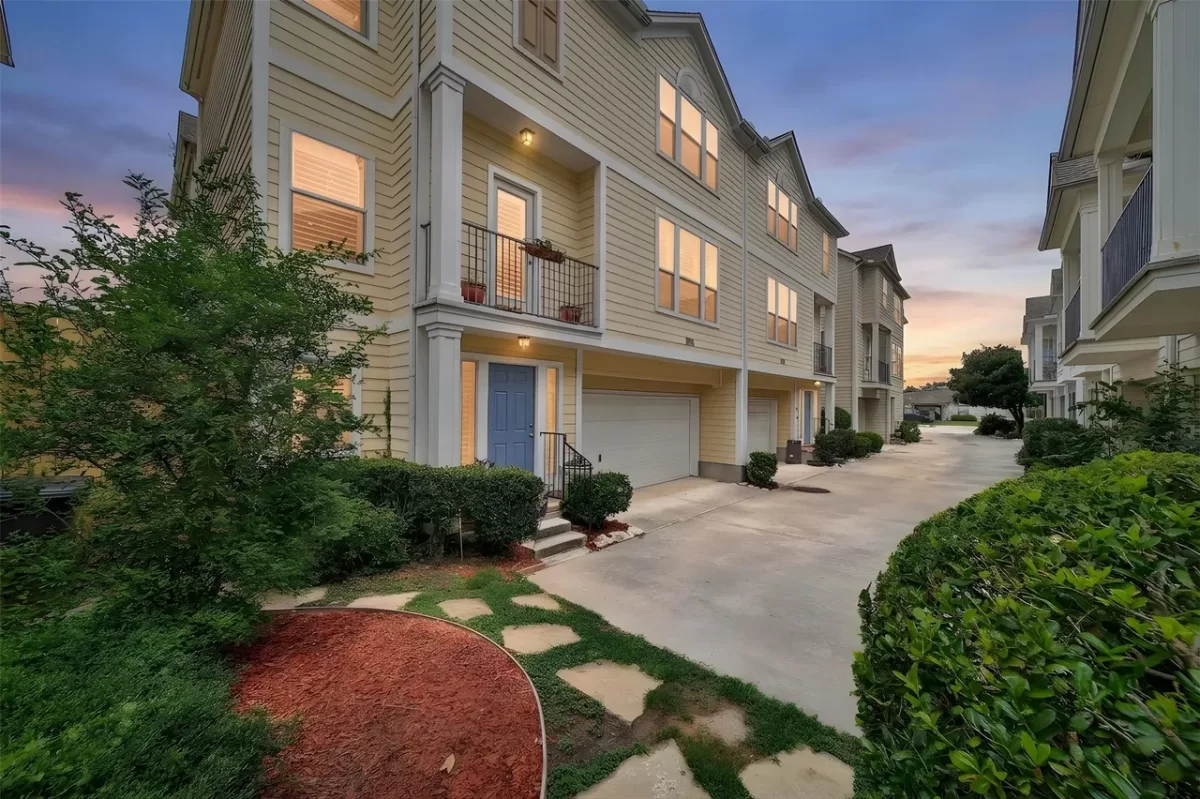3BR Townhouse for Sale in Houston, TX