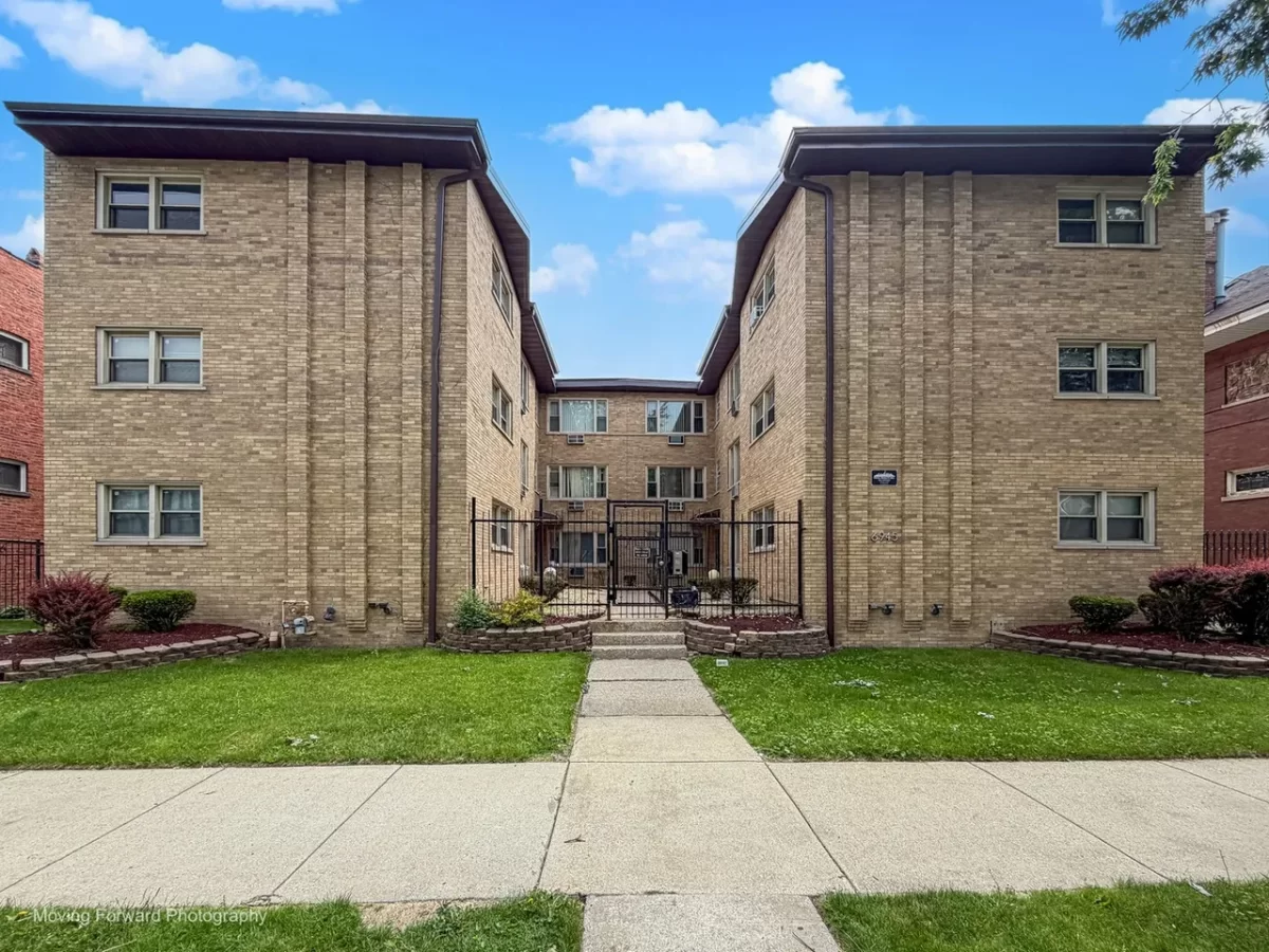 2BR Condo for Sale in Chicago, IL