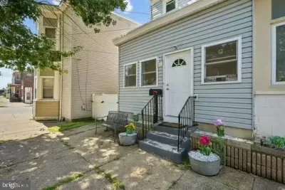 3BR Townhouse for Sale in Gloucester City, NJ
