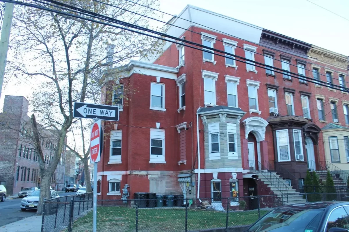 1BR Multi-Family for Sale in Jersey City, NJ