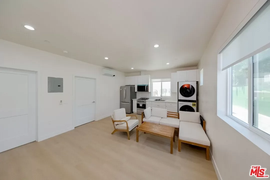 2BR Condo for Rent in Los Angeles, CA