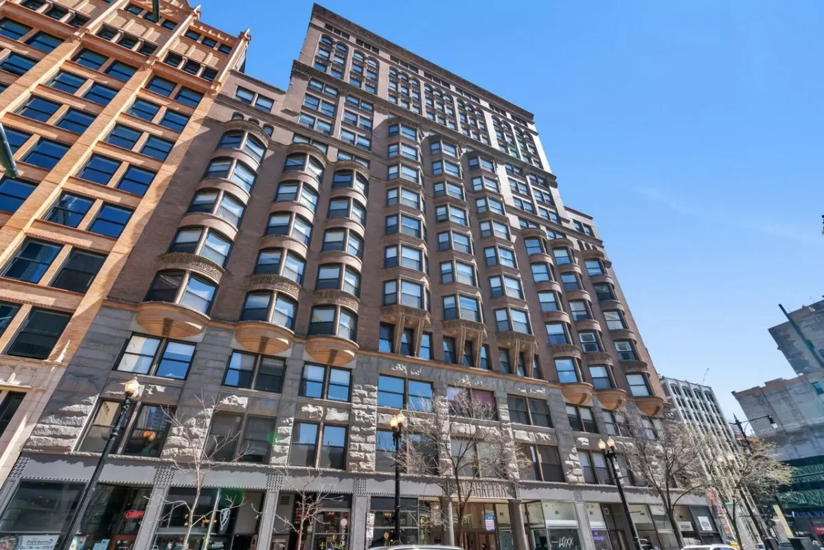 2BR Condo for Sale in Chicago, IL