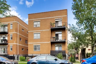 2BR Condo for Sale in Chicago, IL