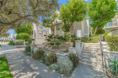 3BR Townhouse for Sale in Pasadena, CA