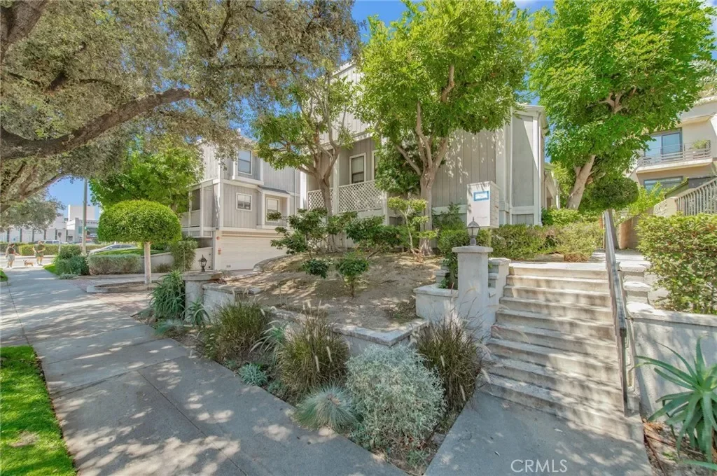 3BR Townhouse for Sale in Pasadena, CA