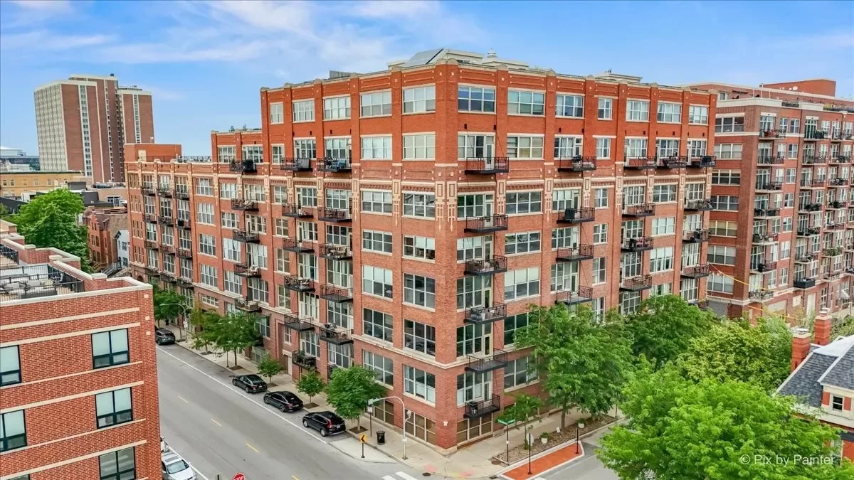 2BR Condo for Sale in Chicago, IL
