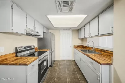 2BR Townhouse for Sale in Phoenix, AZ