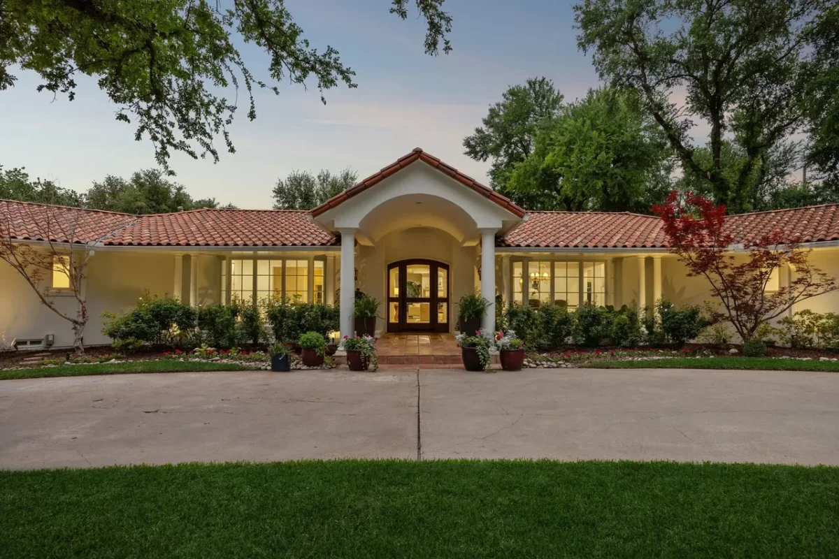 4BR House for Sale in Dallas, TX