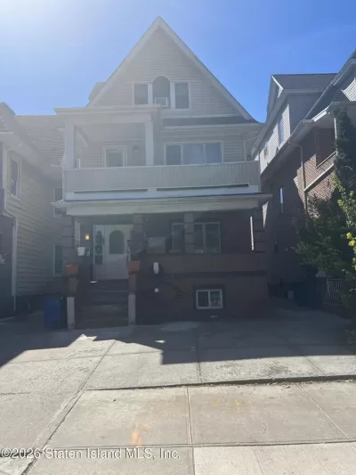 6BR Multi-Family for Sale in Brooklyn, NY