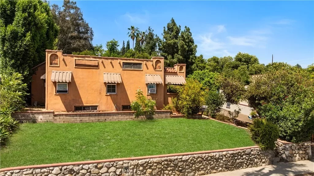2BR House for Sale in Los Angeles, CA