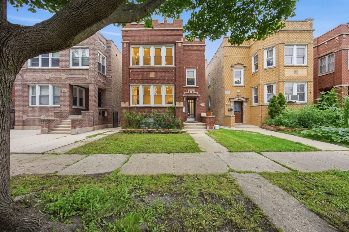 4BR Multi-Family for Sale in Chicago, IL