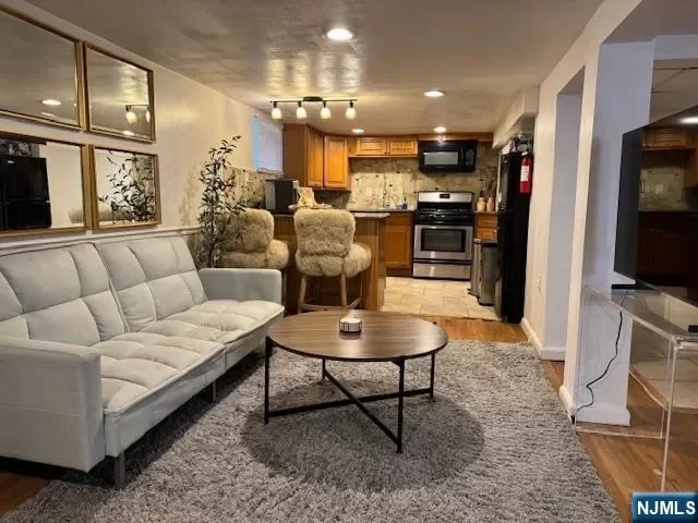 Multi-Family for Rent in Cliffside Park, NJ