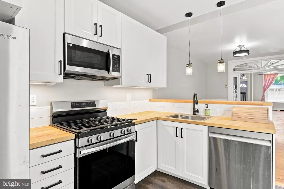 4BR Townhouse for Sale in Philadelphia, PA