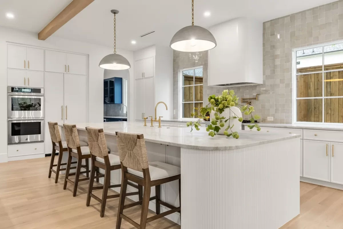 6BR House for Sale in Dallas, TX