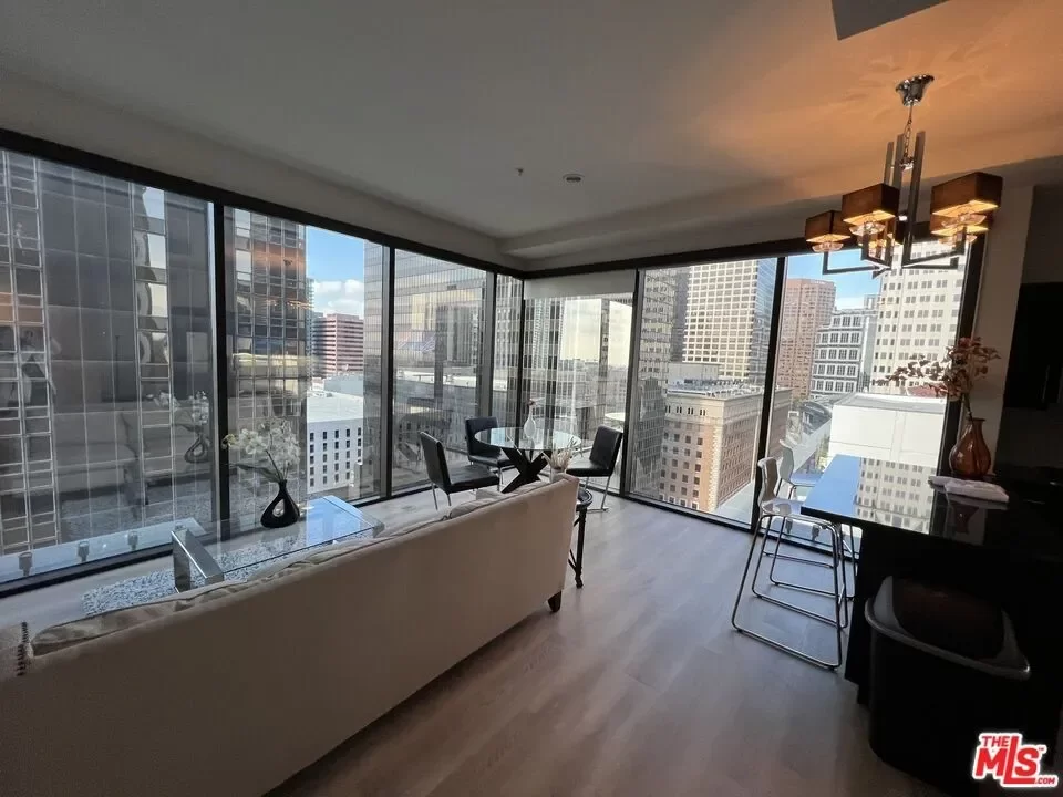 2BR Condo for Sale in Los Angeles, CA