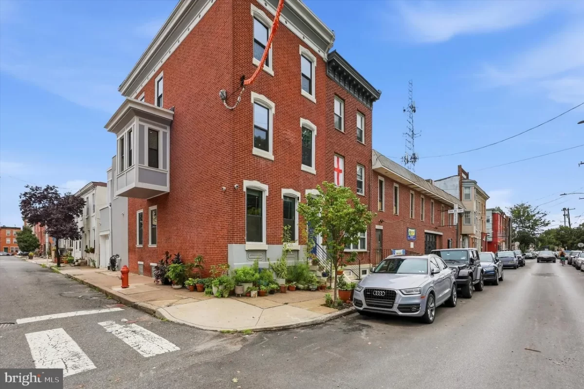 4BR Townhouse for Sale in Philadelphia, PA