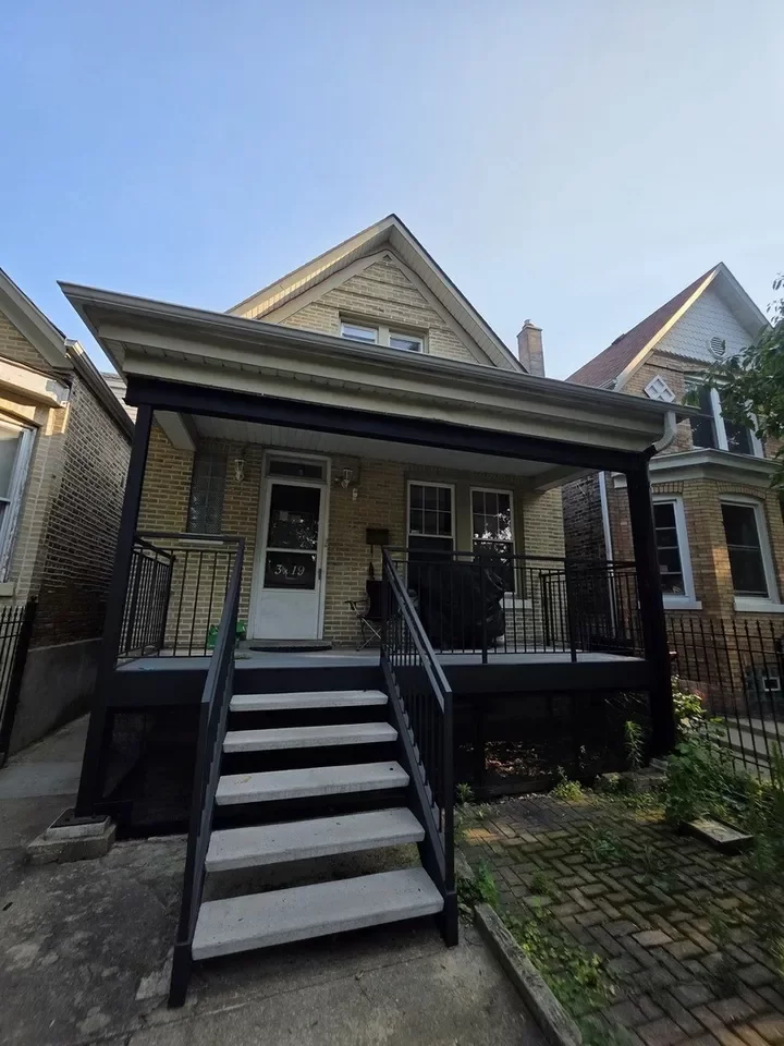 2BR House for Rent in Chicago, IL