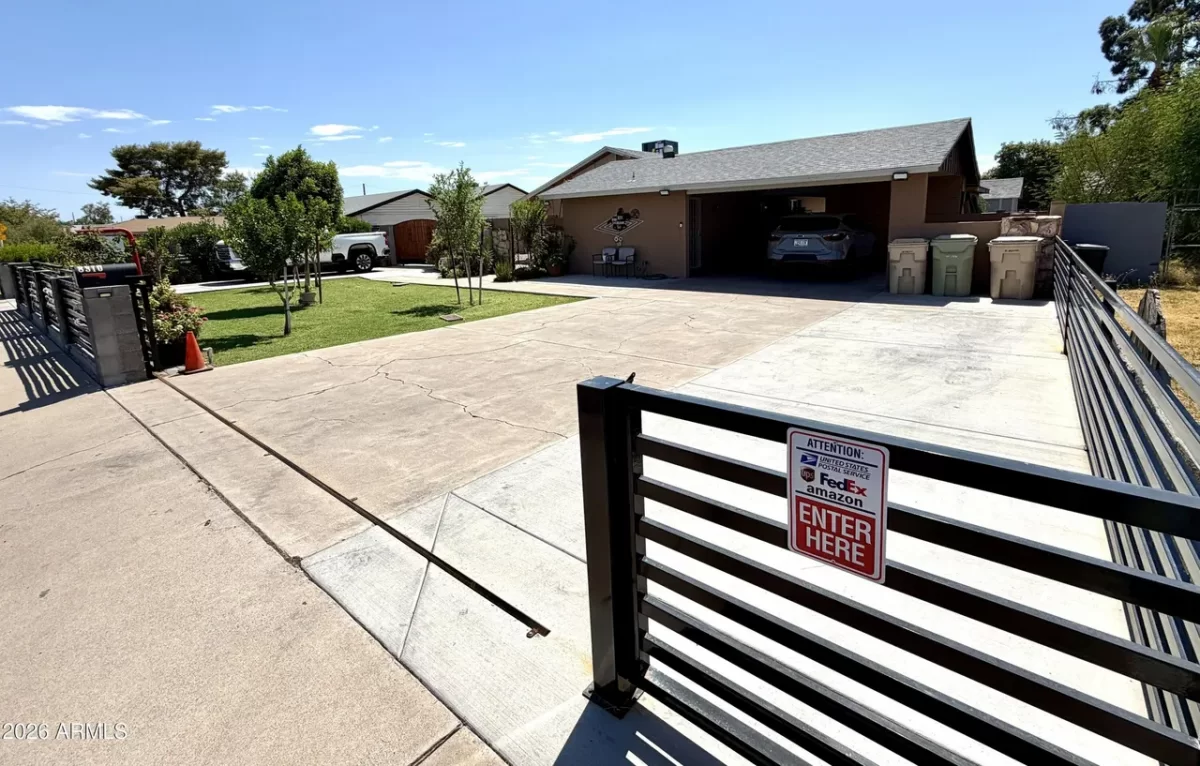 3BR House for Sale in Glendale, AZ