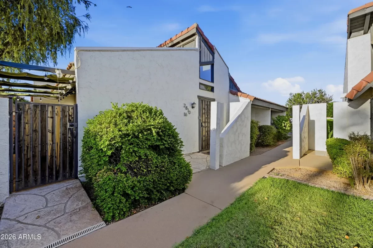 3BR Townhouse for Sale in Phoenix, AZ