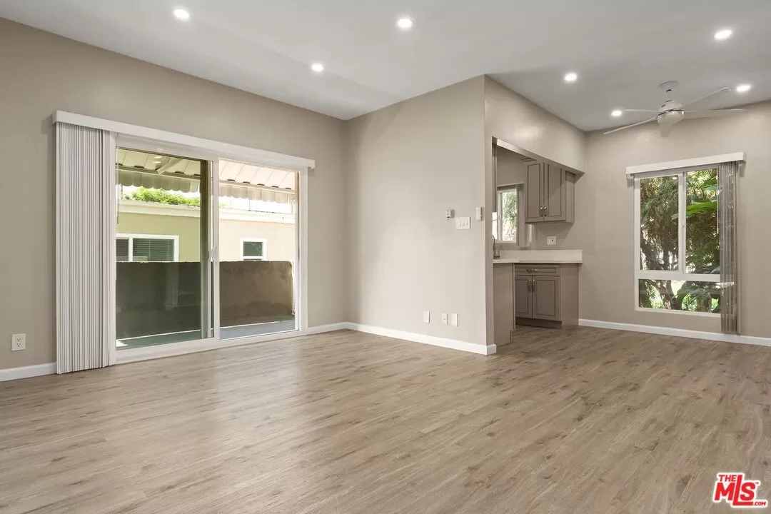 2BR Apartment for Rent in Los Angeles, CA