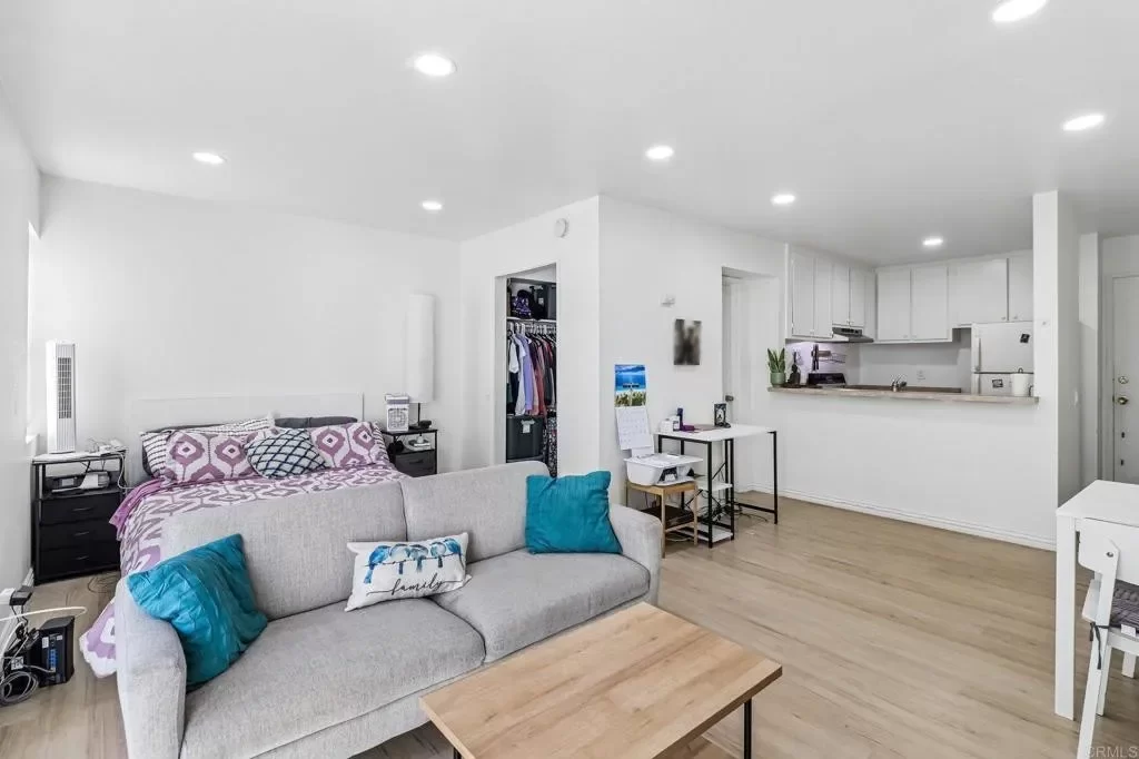 Condo for Sale in San Diego, CA