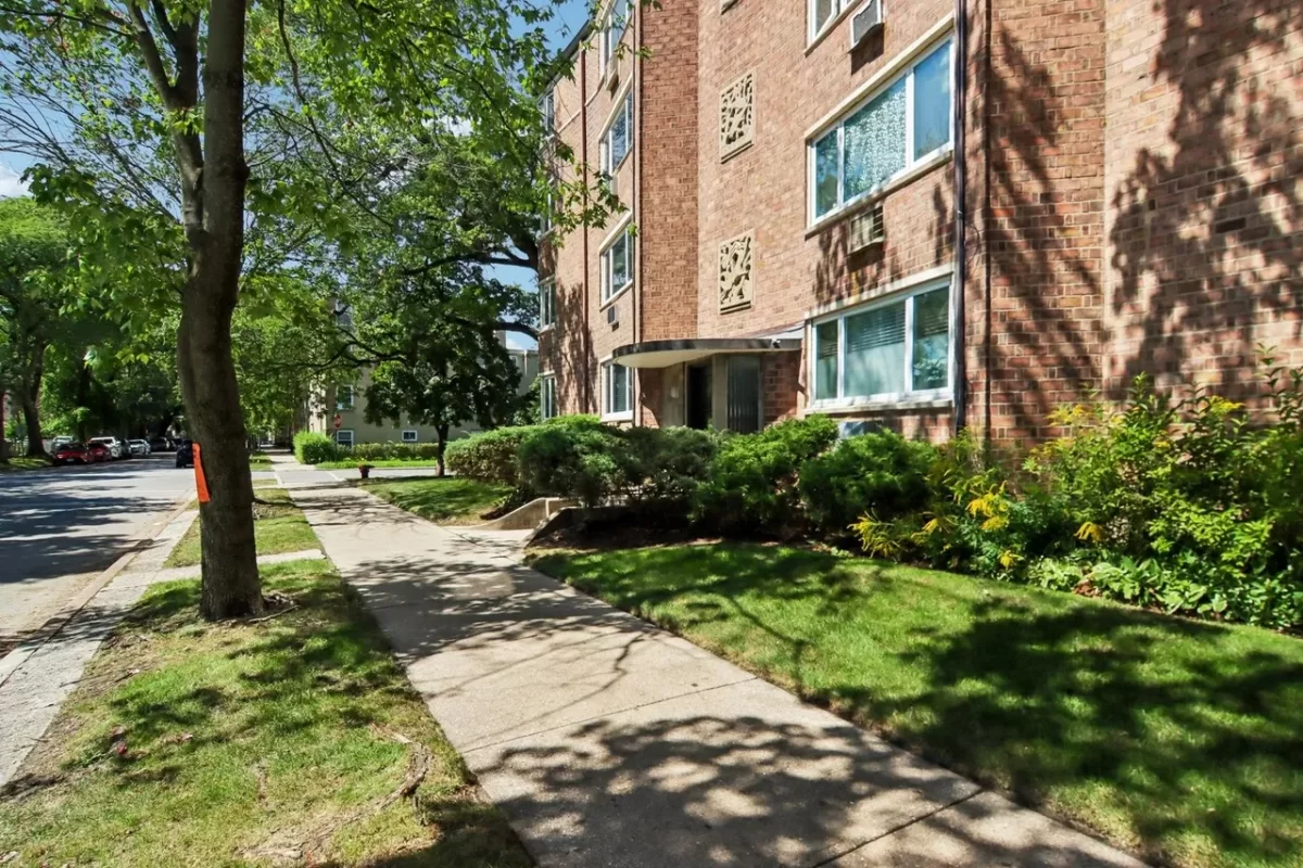 2BR Condo for Sale in Chicago, IL