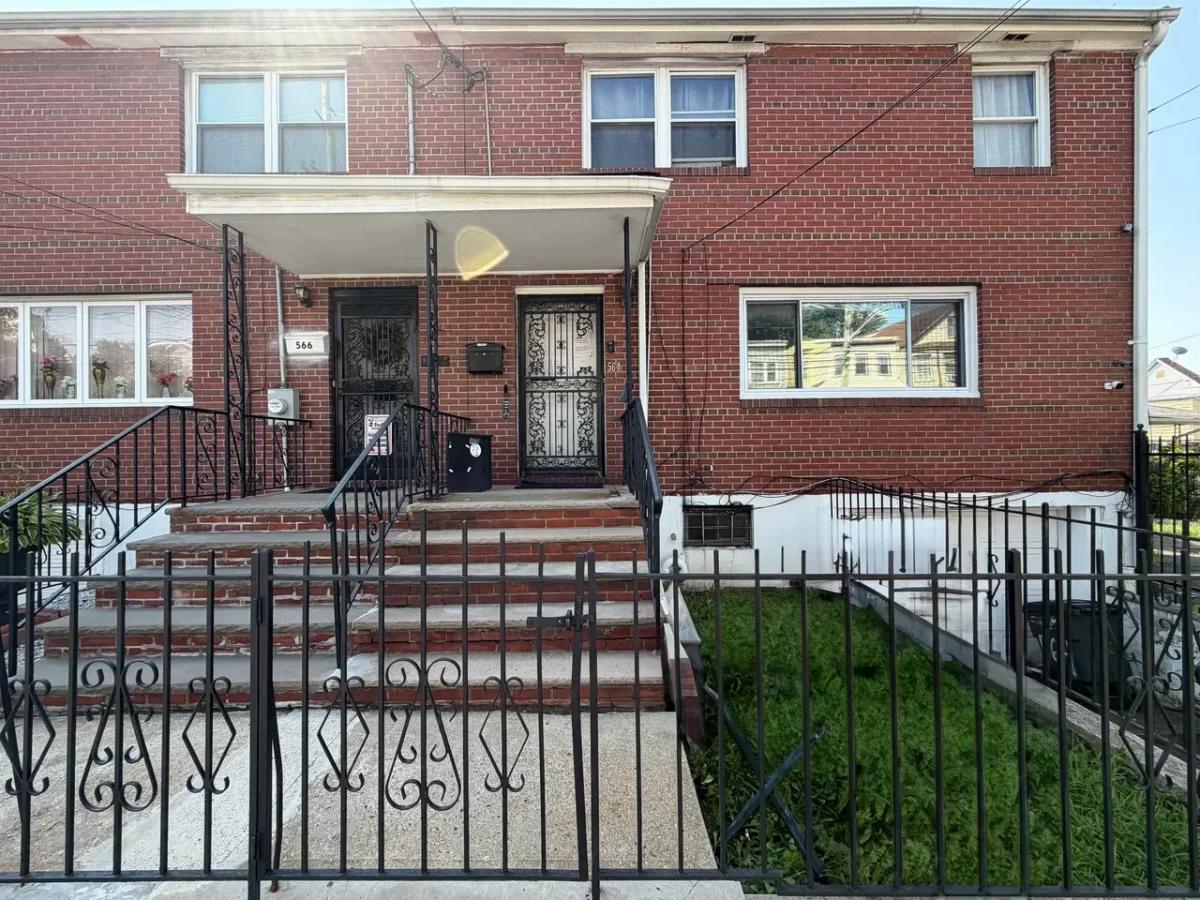 3BR House for Sale in Jersey City, NJ